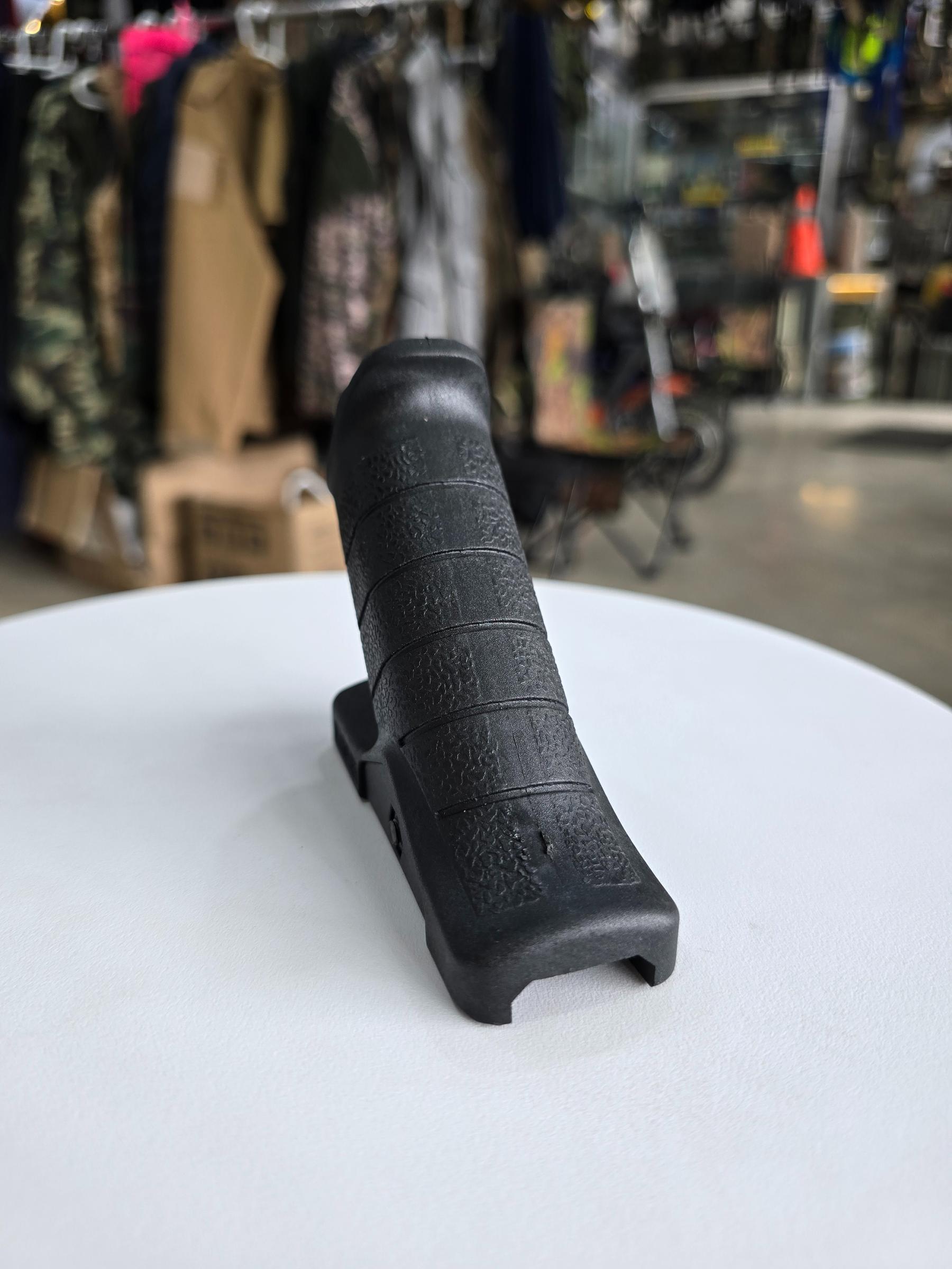Foregrip Black Tactical Airsoft Gun Grip For Rail - khan American Tools
