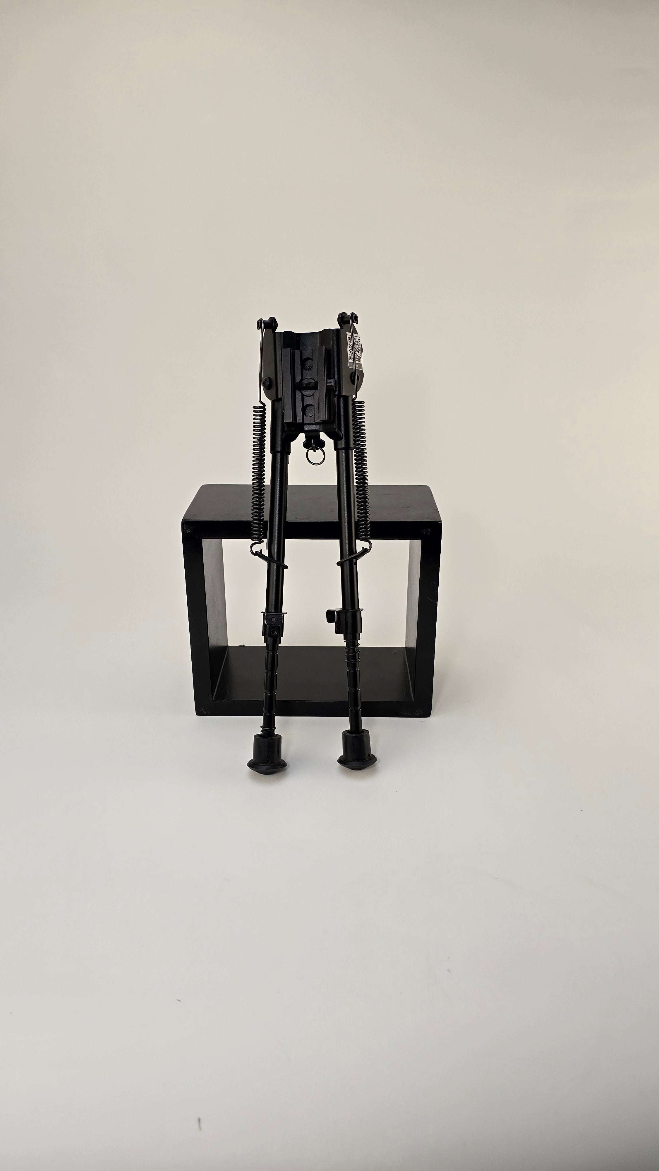 Magpul M4 LE6920 Bipod for Colt | Bipod Mount With MOE Handguard - khan American Tools